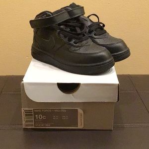 Kids Nike Force 1 ~ size 10 ~ black